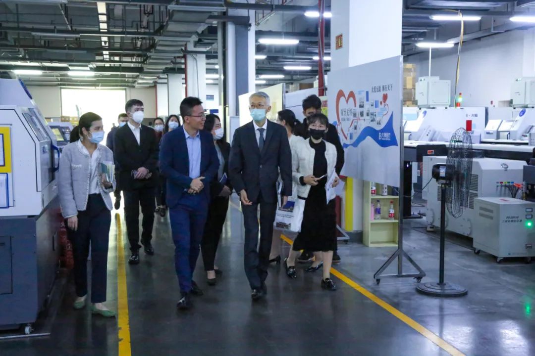 Konsul Generalny Tajlandii w Xiamen i jego delegacja odwiedzili Double Medical w celach badawczych.
